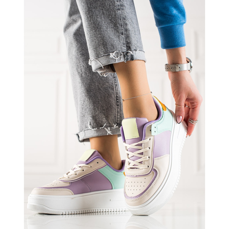 TRENDI Baskets à la mode sur une large plateforme beige multicolore 1