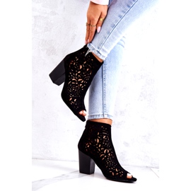 FB1 Bottes Noires Ajourées Sur Un Poteau Bretagne le noir 3