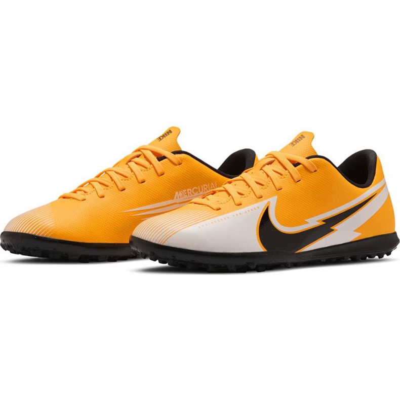 Nike Mercurial Vapor 13 Club Tf Jr AT8177 801 chaussures de football multicolore jaune 1