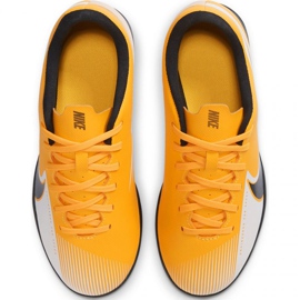 Nike Mercurial Vapor 13 Club Tf Jr AT8177 801 chaussures de football multicolore jaune 2