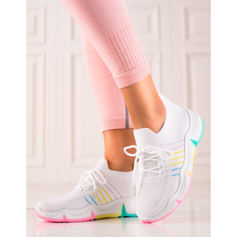 TRENDI Chaussures de sport sur une plate-forme colorée blanc 1