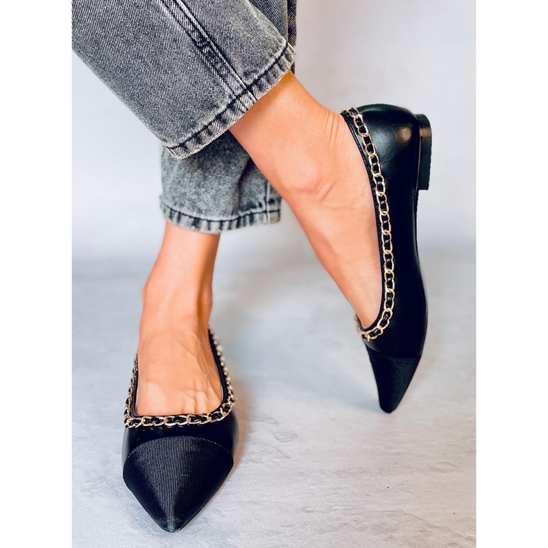 Ballerines avec une chaîne Sabina Noir 2