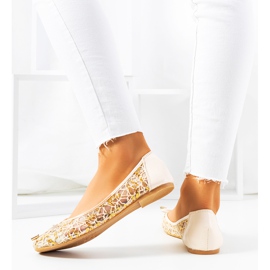 Les ballerines ajourées beige Cathy's 1