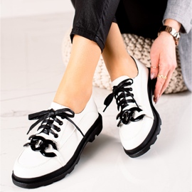 Goodin Chaussures à lacets avec un ornement blanche 1