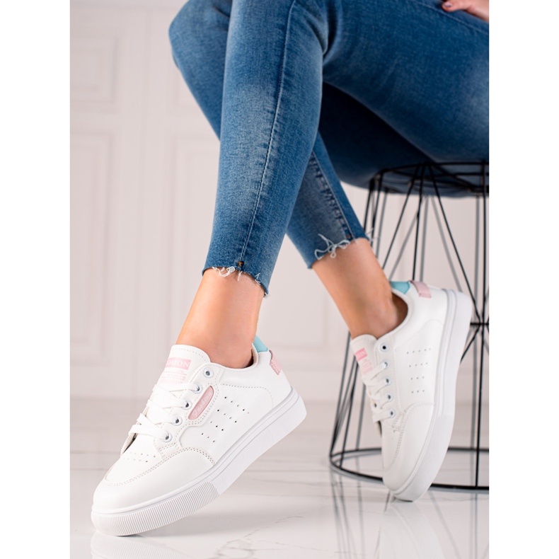 TRENDI Chaussures de sport en cuir écologique blanche 1 TRENDI Chaussures de sport en cuir écologique blanche 1