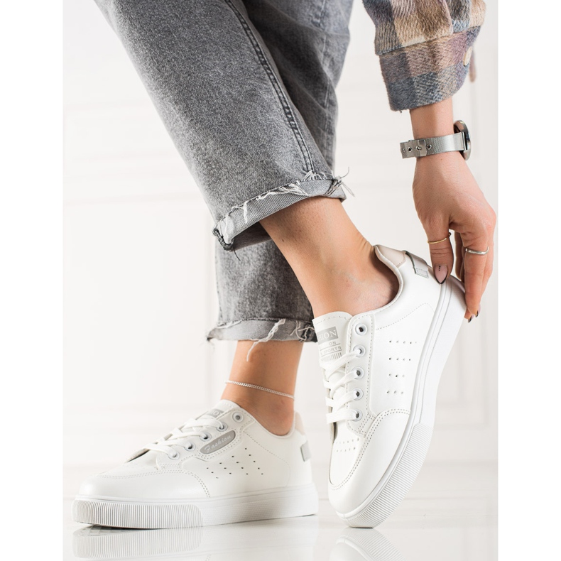 TRENDI Chaussures de sport en cuir écologique blanche 1 TRENDI Chaussures de sport en cuir écologique blanche 1