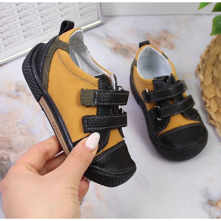 Chaussures à scratch Kornecki Jr 6823 camel le noir vert jaune 1