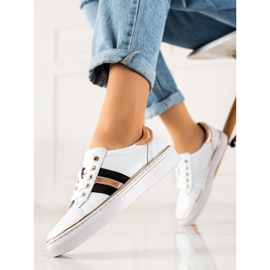 Baskets de sport en cuir VINCEZA blanche 1