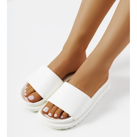 Chaussons blancs sur la plateforme Big Star HH274683 blanche 1