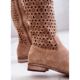 S.Barski Bottines Darnell en daim beige à motif ajouré 8