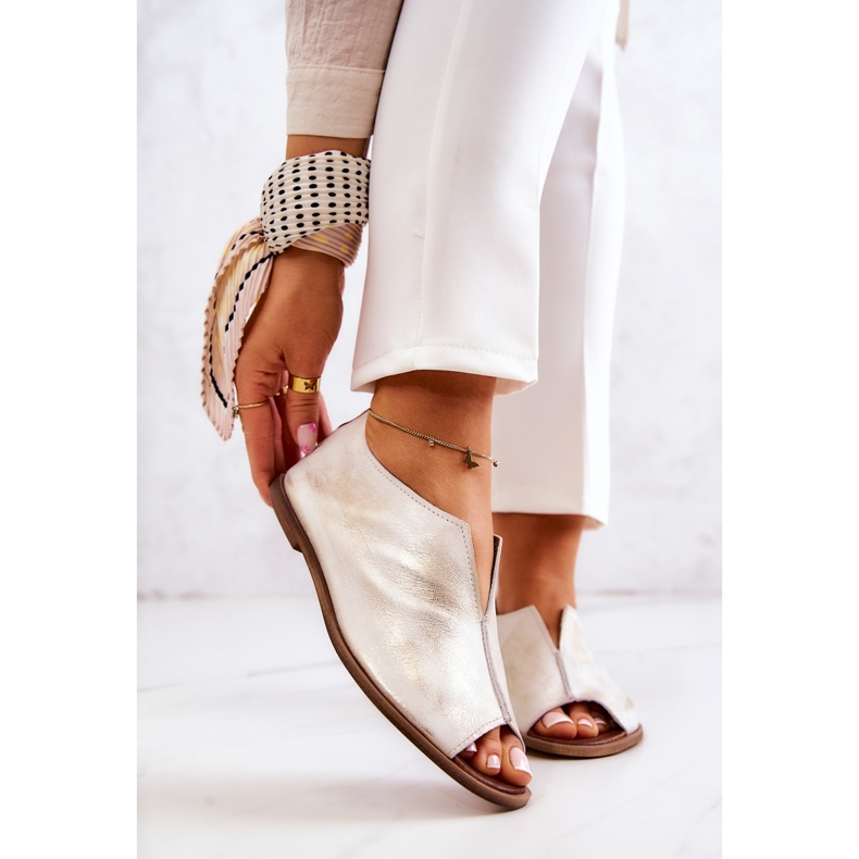 Chaussures en cuir avec une fermeture éclair Nicole 2718/004 Blanc et Or 1