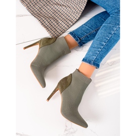 Bottines assorties sur un talon S. Barski vert 2