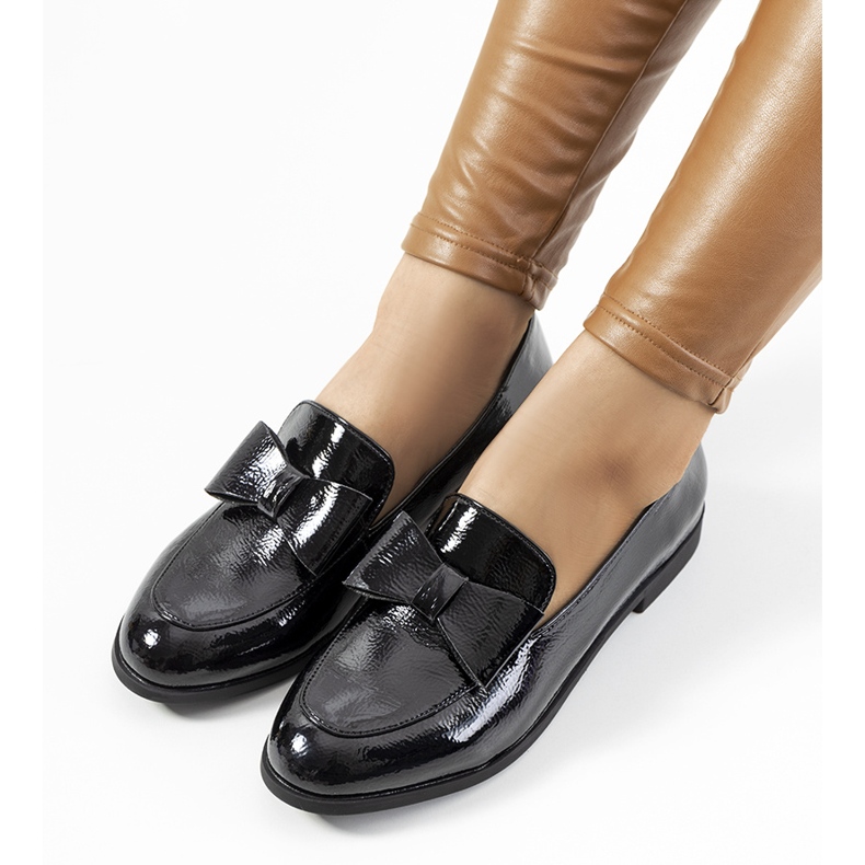 Chaussures femme noires laquées Flora 1