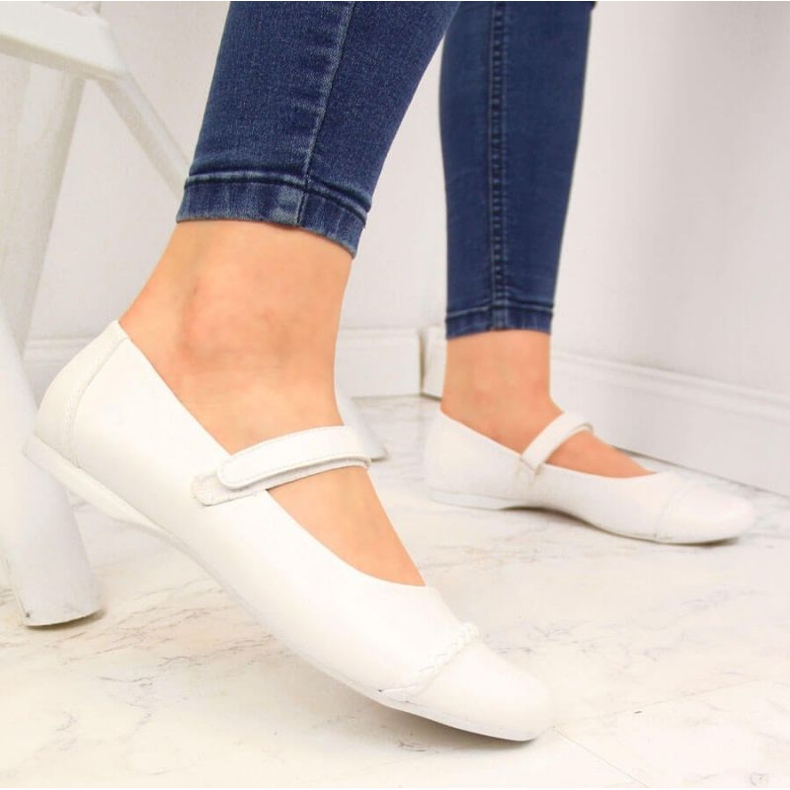 Ballerines velcro pour Communion Kornecki Jr KOR6271A blanc 2