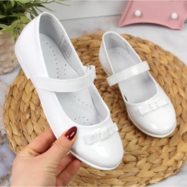 Ballerines de communion avec Velcro Kornecki Jr KOR6493C blanc blanche 1