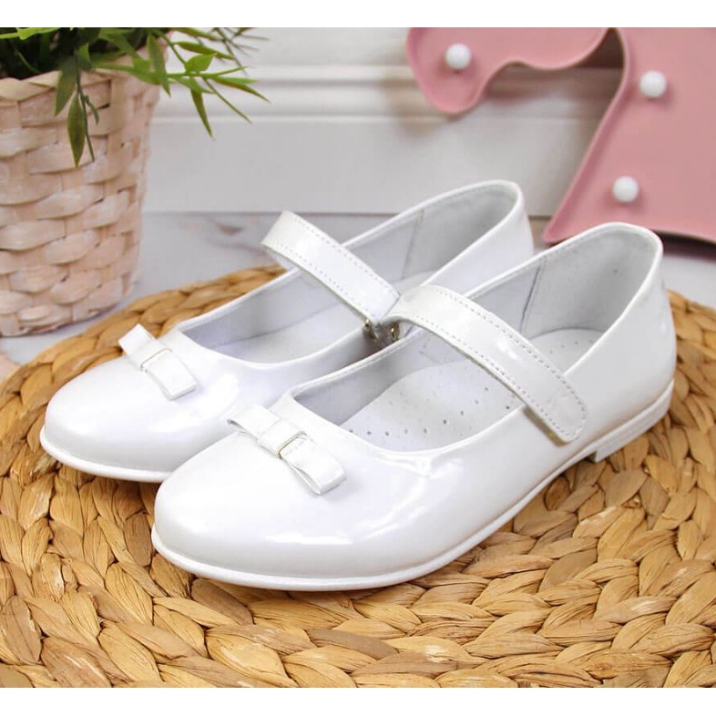 Ballerines de communion avec Velcro Kornecki Jr KOR6493C blanc blanche 2