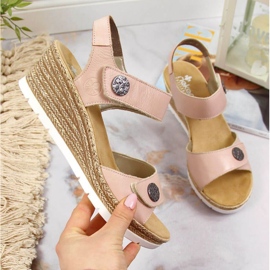 Sandales en cuir sur un coin Rieker W 619B9-31 rose 1