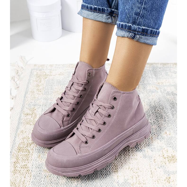 Baskets violettes à la cheville sur la plateforme Boyes 1