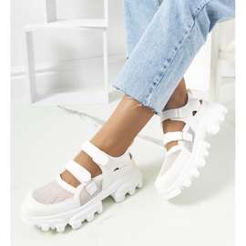 Baskets blanches à semelle tracteur Djurs 1