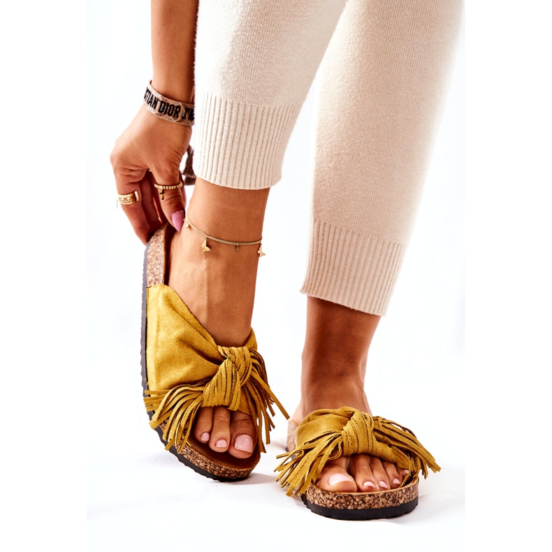 Tongs jaunes avec semelle en liège et franges 3