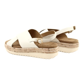 Sandales en cuir Caprice sur la plate-forme 9-28712 102 White blanche 5