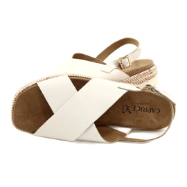 Sandales en cuir Caprice sur la plate-forme 9-28712 102 White blanche 4