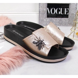 Chaussons compensés avec un insecte Vinceza W JAN118B doré 2