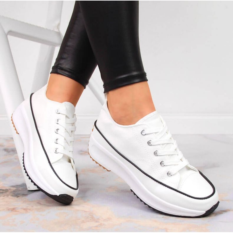 Baskets blanches sur la plateforme McKeylor W JAN93A 2