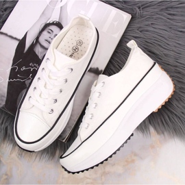 Baskets blanches sur la plateforme McKeylor W JAN93A 6