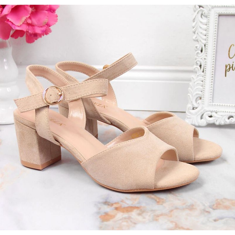 Sandales sur le poste de Vinceza W JAN113B beige 2