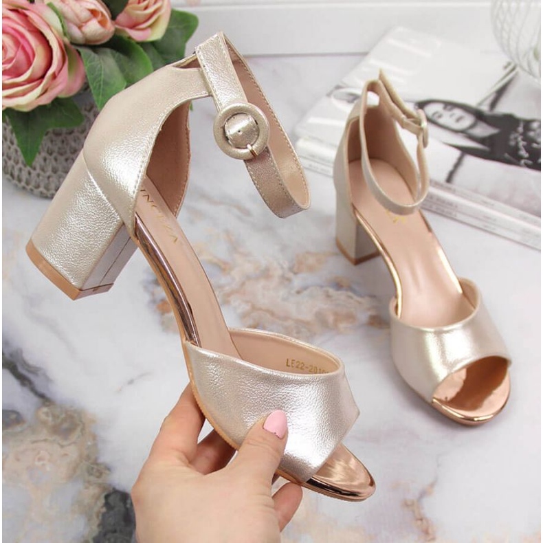 Sandales sur le poste Vinceza W JAN96C or doré 1