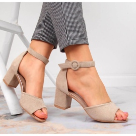 Sandales sur le poste beige Vinceza W JAN96D 2 Sandales sur le poste beige Vinceza W JAN96D 2