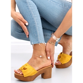 Chaussons ala Zeri Sabots jaunes 2