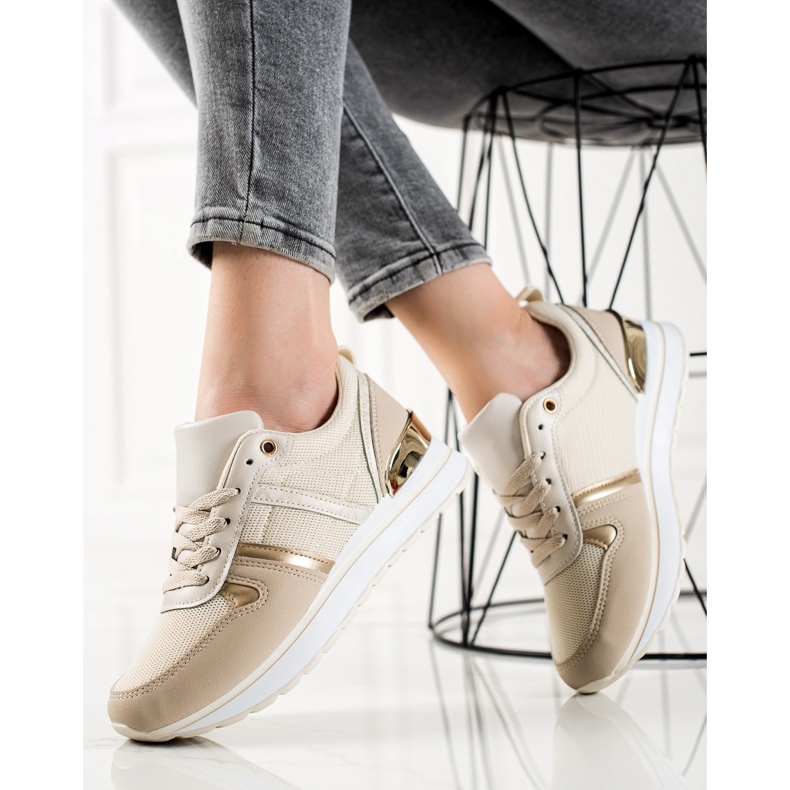 Sweet Shoes Baskets confortables classiques beige d'or 1