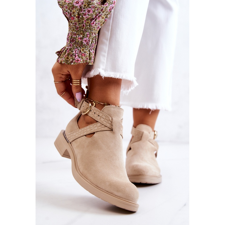 PL5 Bottines En Cuir Pour Femme Avec Une Découpe Beige Clair Ramos 1 PL5 Bottines En Cuir Pour Femme Avec Une Découpe Beige Clair Ramos 1