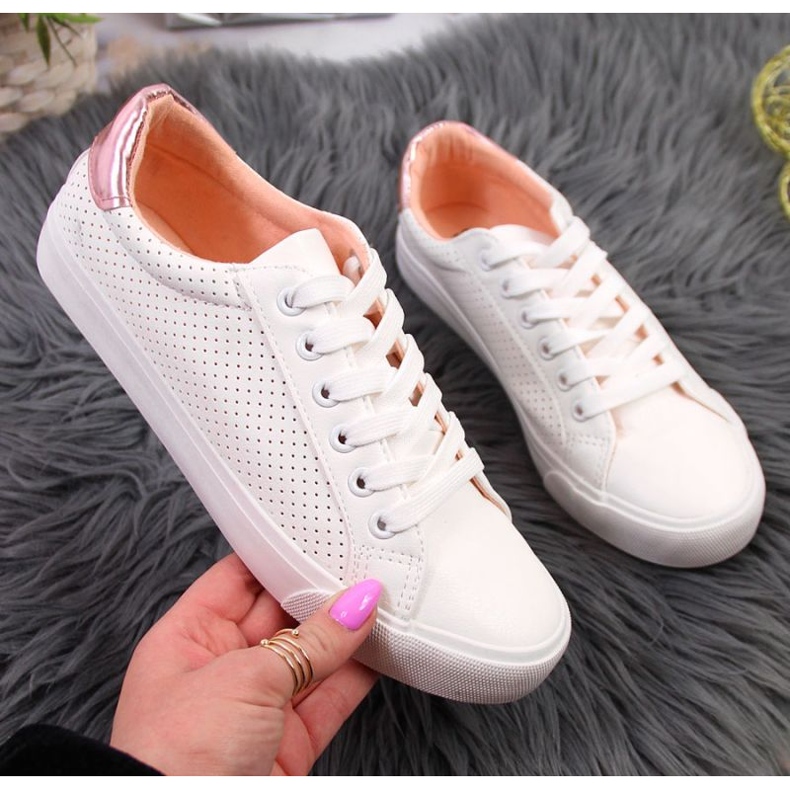 McKeylor W JAN86 baskets blanc blanche 1