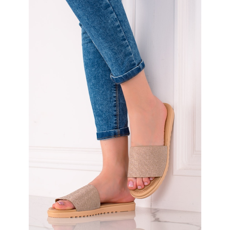 TRENDI Chaussons à paillettes beige 1 TRENDI Chaussons à paillettes beige 1