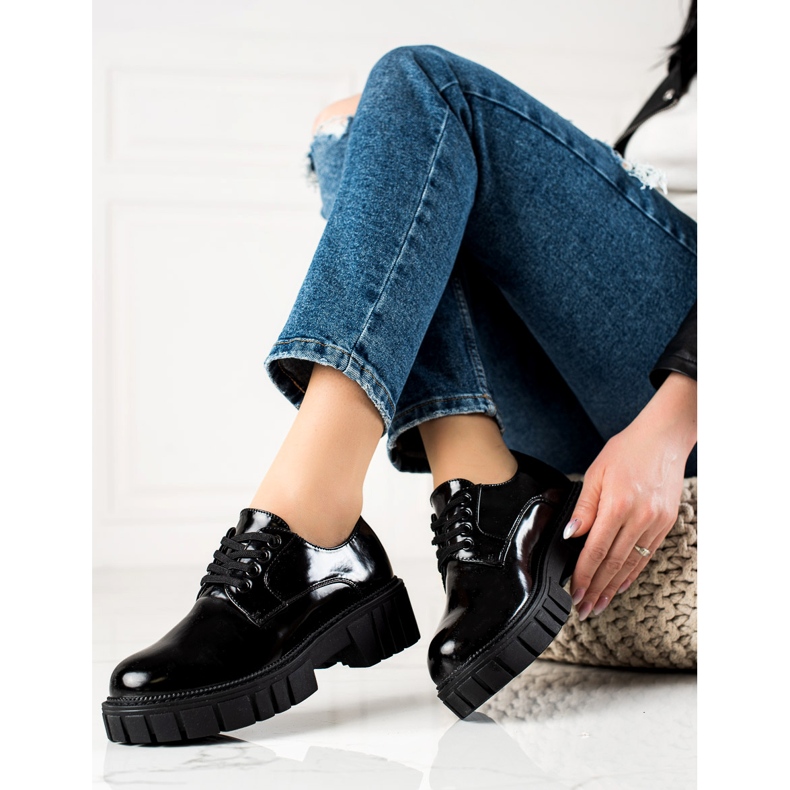 Chaussures noires sur la plateforme La.Fi 1