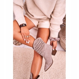 Nicole Bottes de cowboy pour femmes à talon en daim cappuccino Emily beige 1