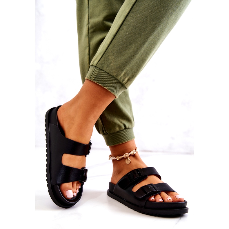 S.Barski Chaussons Corina Noirs Avec Boucle 1