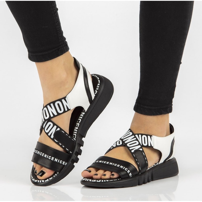 Sandales noires sur le coin Filippo DS2317 / 21 Bk le noir 1