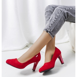 Escarpins rouges sur un talon Calista 1