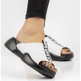 Chaussons en cuir Filippo DK2168 / 21 Wh blanc 1