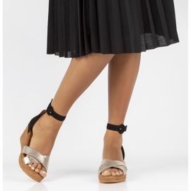 Sandales en cuir Filippo 04565-25 / 00-5 or et noir le noir d'or 1