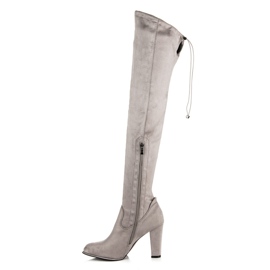 Betler Bottes en daim sur le poteau gris 2