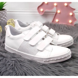 Chaussures baskets fille avec velcro blanc Kornecki 6286 blanche 2