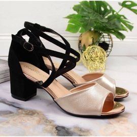 Sandales sur le poteau Potocki W WOL68 noir et or doré 2