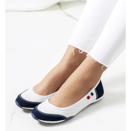 Ballerines Kester en cuir blanc et bleu marine 1