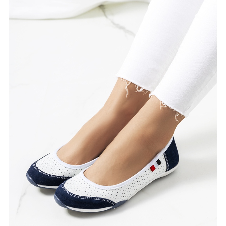Ballerines Kester en cuir blanc et bleu marine 1