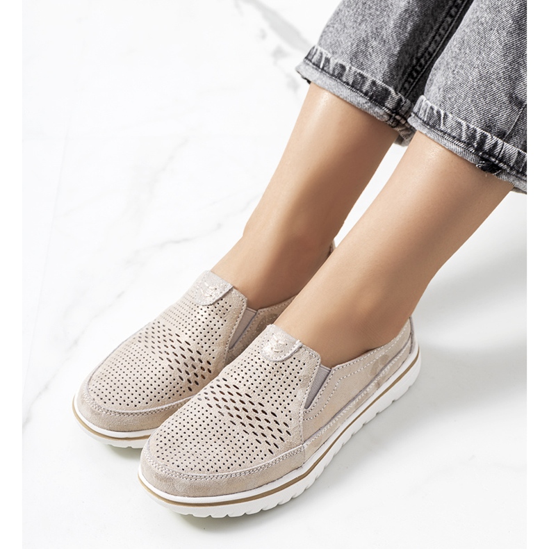 Chaussures Wiggen en cuir beige d'or 1 Chaussures Wiggen en cuir beige d'or 1